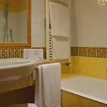 Tranquil Lantana 2 Bedroom For 7 People Pula